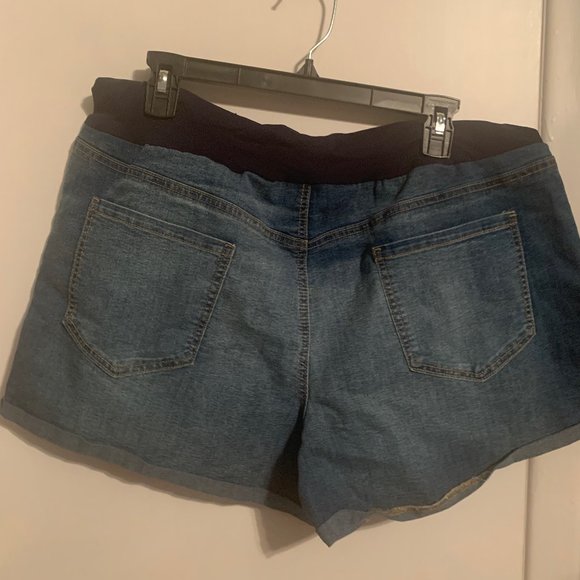NWT TIME &TRU MATERNITY JEAN SHORTS SZ 16/18 - Picture 2 of 4